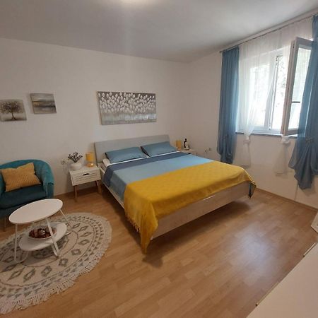 ריסיקה Apartmani Anica מראה חיצוני תמונה