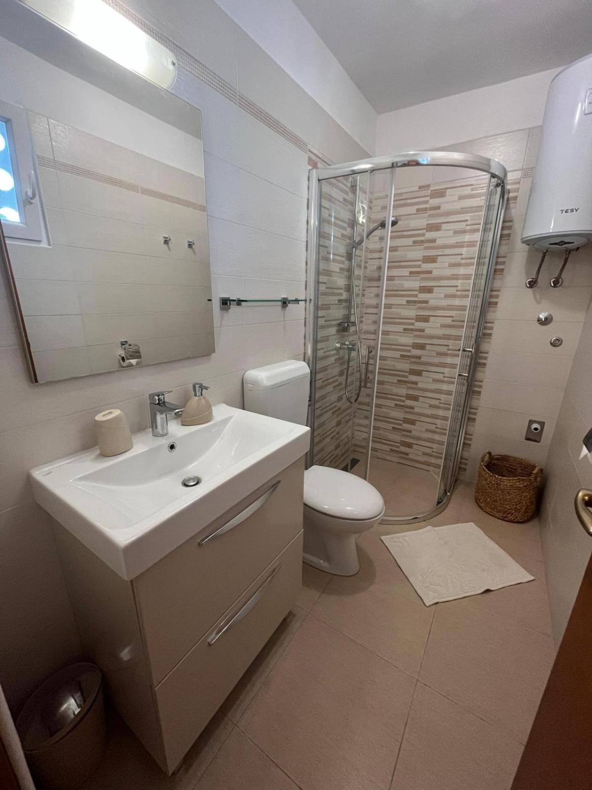 ריסיקה Apartmani Anica מראה חיצוני תמונה