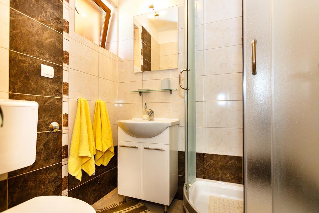 ריסיקה Apartmani Anica מראה חיצוני תמונה